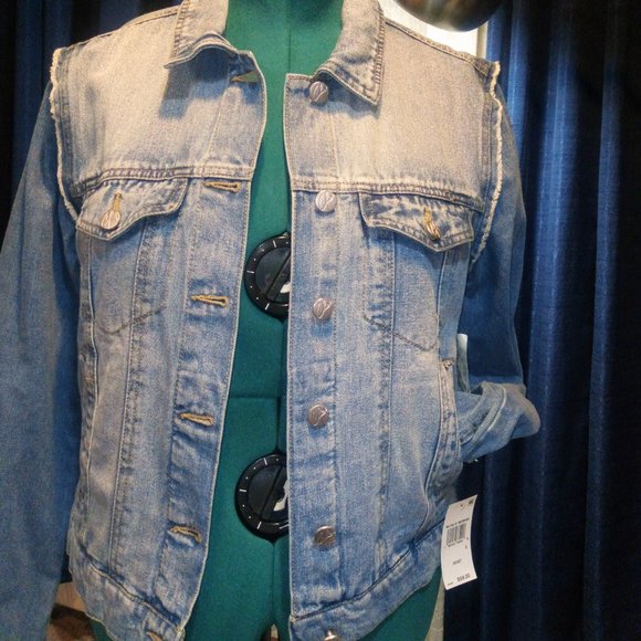 Crave Fame Jackets & Blazers - NWT Crave Fame Denim Jacket with Raw Edge Detail Sz L